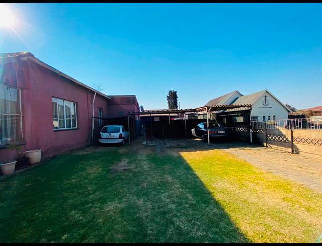 7 BEDROOM HOUSE FOR SALE IN BOKSBURG NORTH
